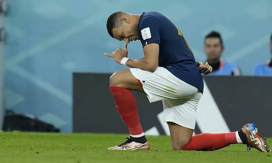 法国队轻松晋级,姆巴佩梅开二度的简单介绍 法国队轻松晋级,姆巴佩梅开二度的简单介绍