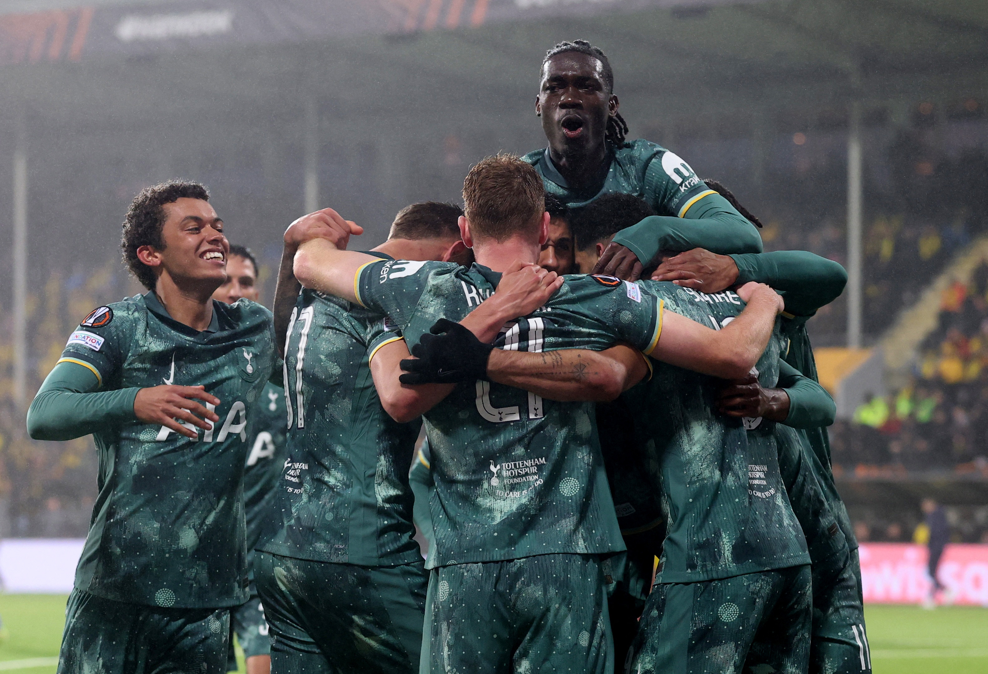 包含足球比赛精彩纷呈,体育风暴席卷全球的词条 包含足球比赛精彩纷呈,体育风暴席卷全球的词条