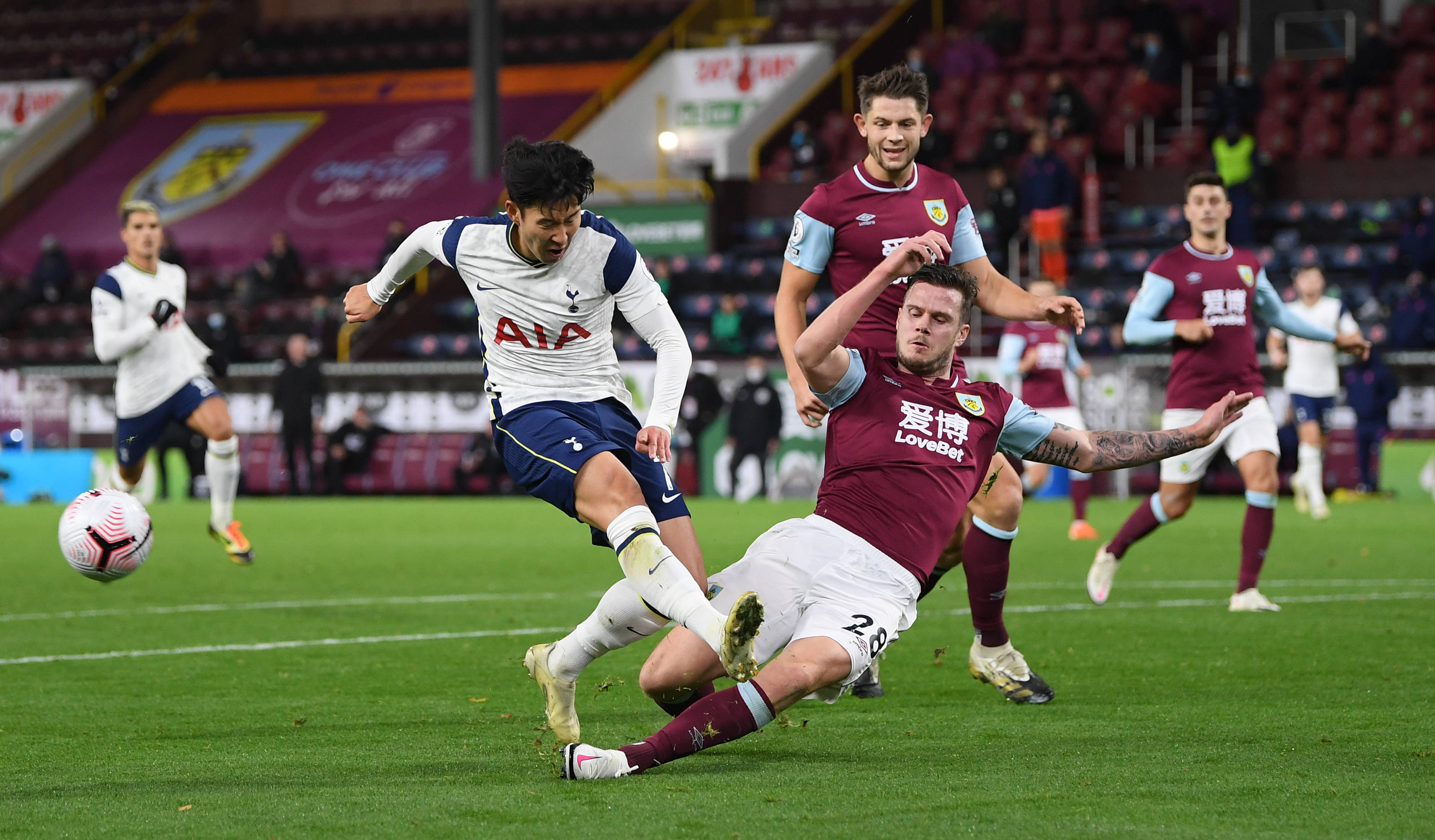 包含斯图加特主场迎战，士气高涨期待好战的词条