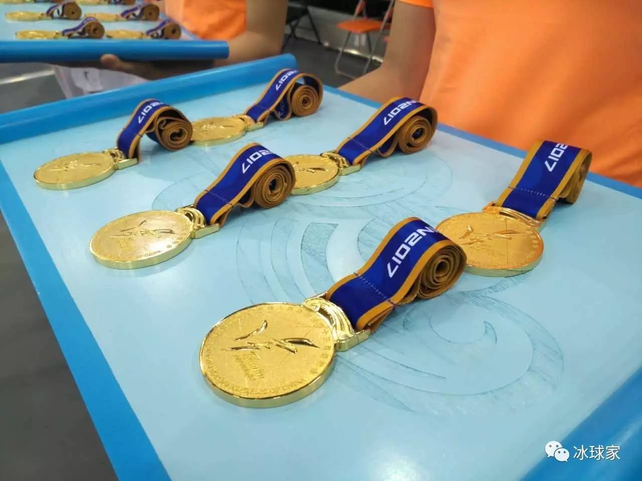 包含冰球赛季收官,冠军榜单揭晓的词条 包含冰球赛季收官,冠军榜单揭晓的词条